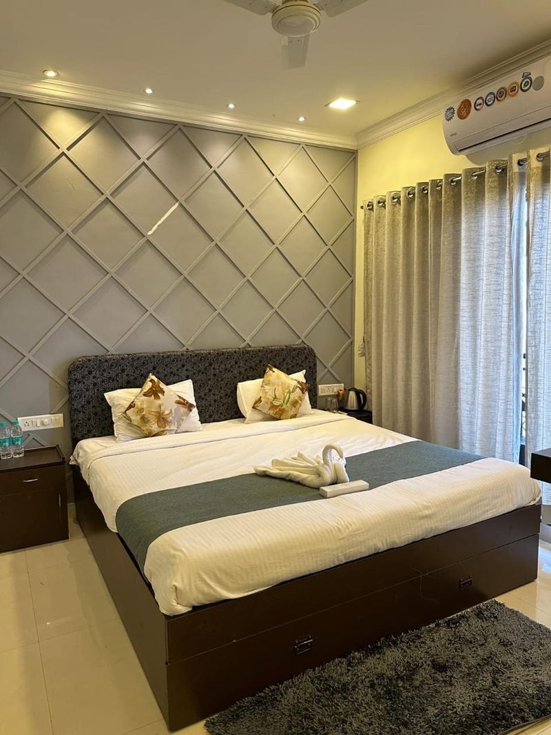 Non Lake View Couple Room