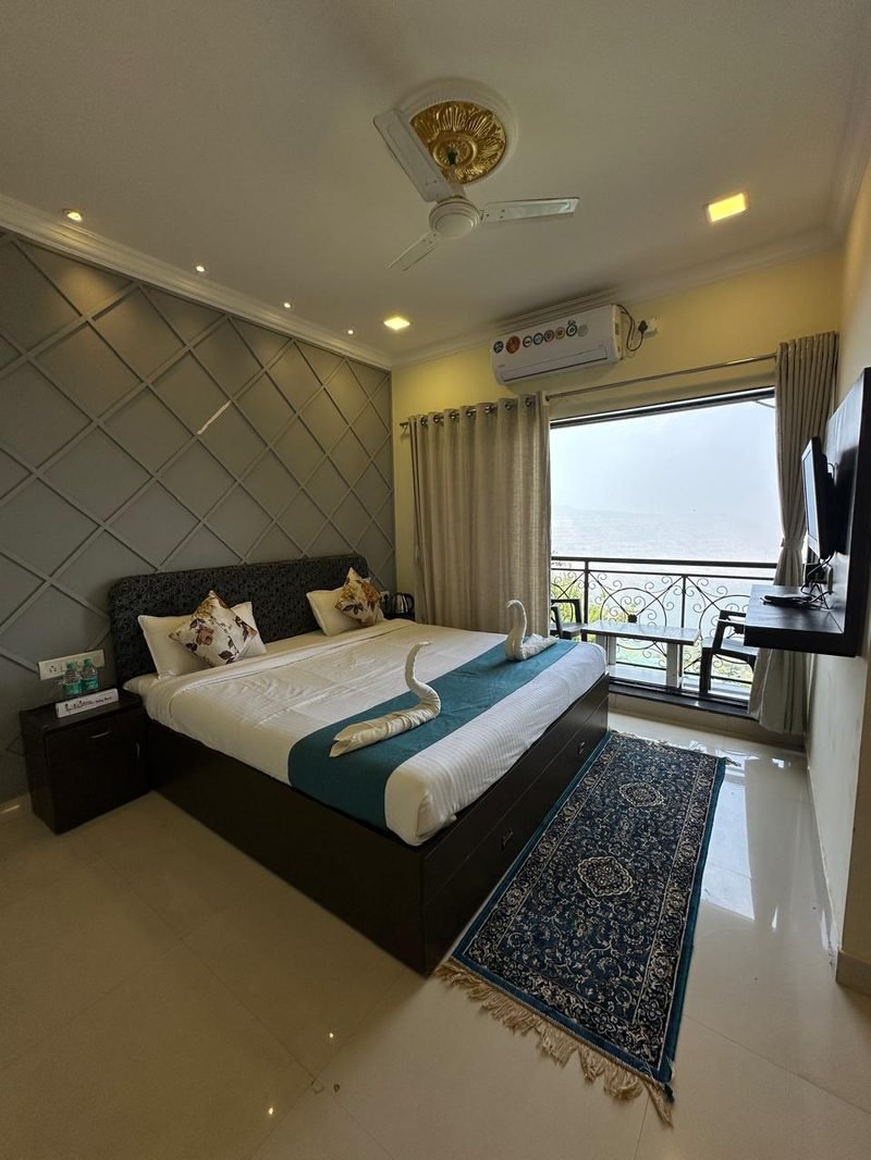 AC Super Deluxe Valley View Couple Room at Krishna Valley Resort Panchgani