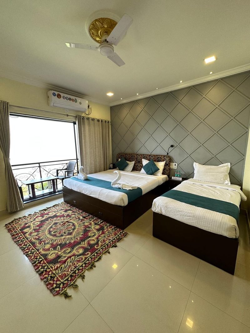 Valley View Family Room beds